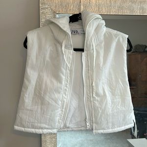 Zara Cropped Hooded Puffer Vest - Light weight